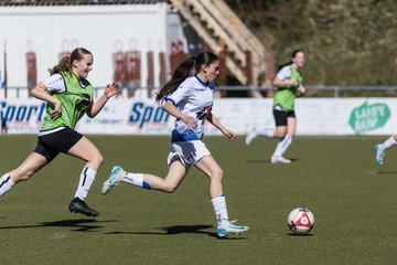 Bild 375 - wCJ Suederelbe - wBJ UH-Adler : Ergebnis: 7:1